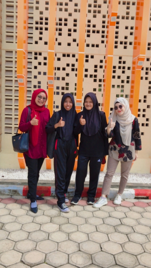 Ganda Putri Bisnis Digital Masuk Semifinal PESSONA 2023